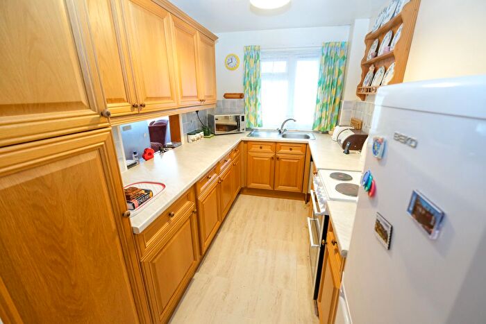 1 Bedroom Flat For Sale In Chislehurst Road, Orpington, BR6