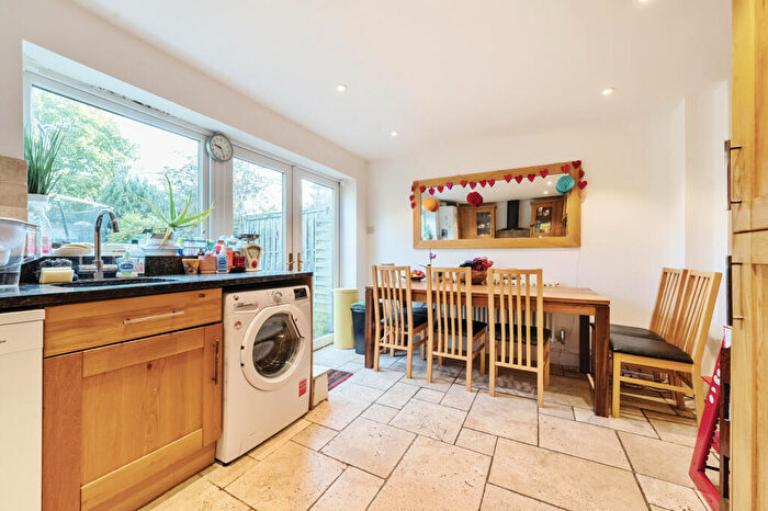 2 Bedroom Terraced House For Sale In Green Road, Whetstone, N20