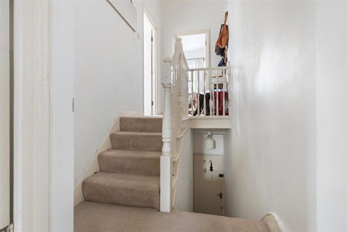 1 Bedroom Flat To Rent In Maxted Road, Peckham, SE15