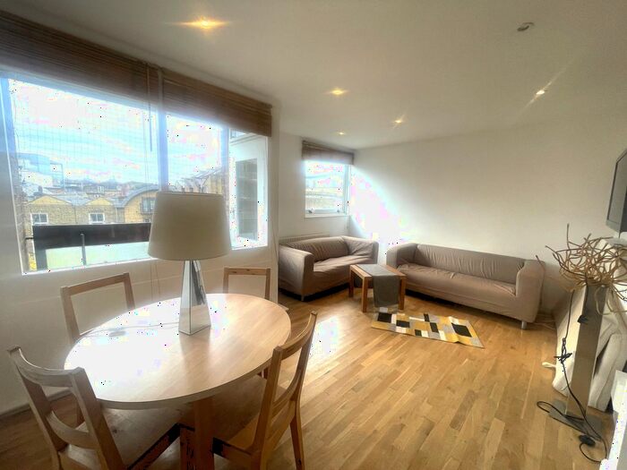 3 Bedroom Flat To Rent In Fenwick Place, London, SW9