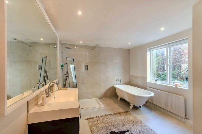 1 Bedroom Flat To Rent In Charleville Road, Barons Court, London, W14