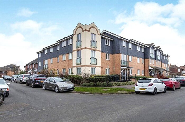 1 Bedroom Flat To Rent In Bowes Road, Staines-Upon-Thames, Surrey, TW18