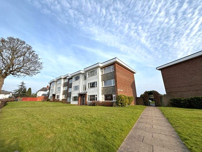 2 Bedroom Flat To Rent In Kings Court, Hill Village Road, Sutton Coldfield, West Midlands, B75