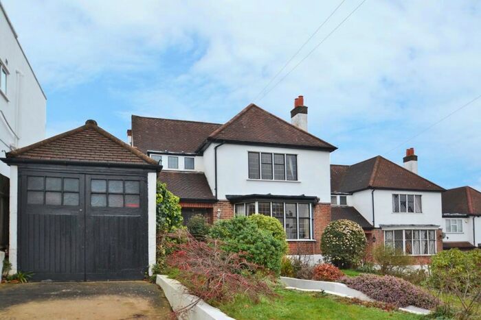 3 Bedroom Detached House To Rent In Horniman Drive London, SE23