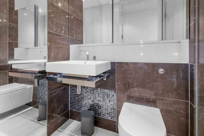 2 Bedroom Apartment To Rent In Oakland Quay, E14