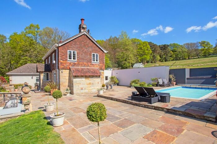 5 Bedroom Flat To Rent In Kidds Hill, Colemans Hatch, Hartfield, TN7
