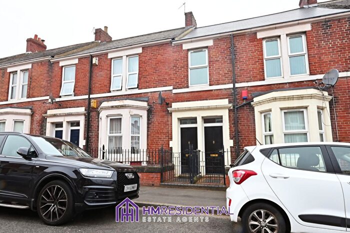 3 Bedroom Flat To Rent In Wingrove Gardens, Fenham, NE4