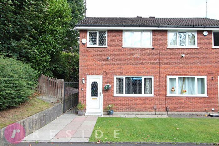 3 Bedroom Semi-Detached House For Sale In Melbourne Close, Buersil, Rochdale, OL11