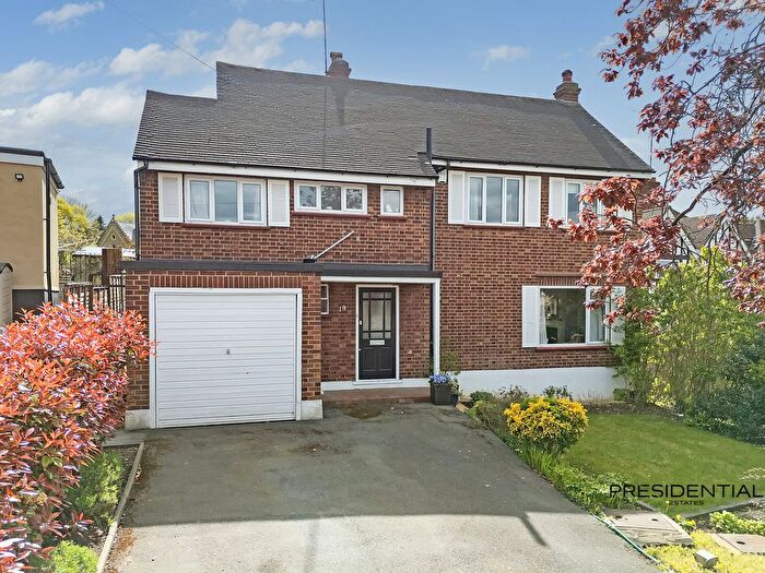 4 Bedroom Detached House For Sale In Marjorams Avenue, Loughton, IG10