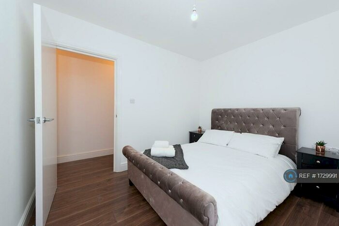 2 Bedroom Flat To Rent In Hoxton Street, London, N1