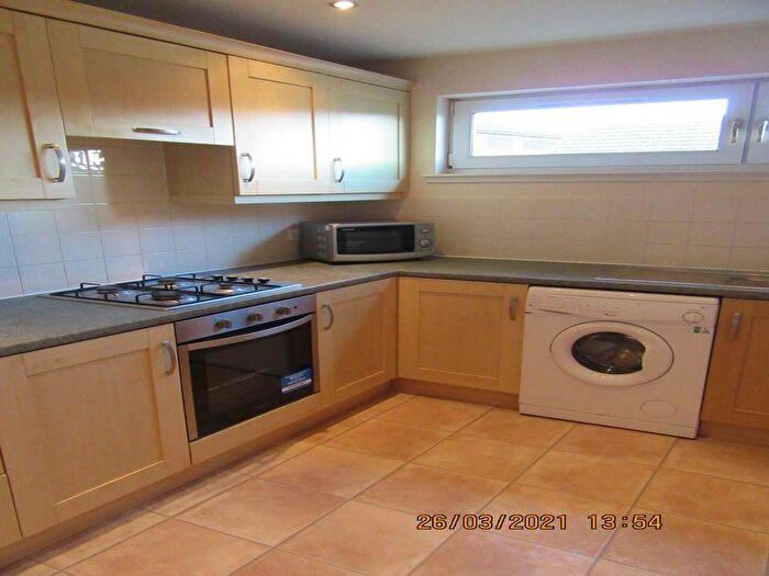 3 Bedroom Flat To Rent In Daniel Terrace, Dundee, DD1