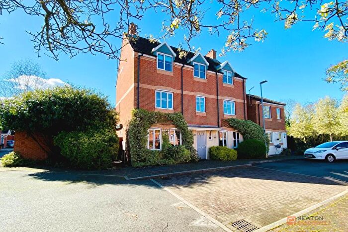 5 Bedroom Detached House For Sale In Clover Way, Syston, LE7