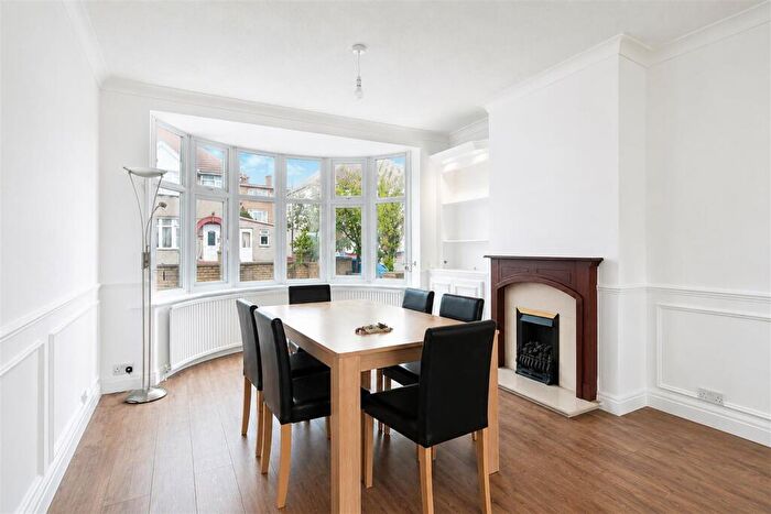 3 Bedroom Semi Detached House To Rent In Chestnut Grove, Wembley, HA0
