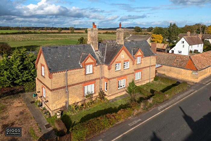 3 Bedroom Terraced House For Sale In Station Rd, Tempsford, SG19