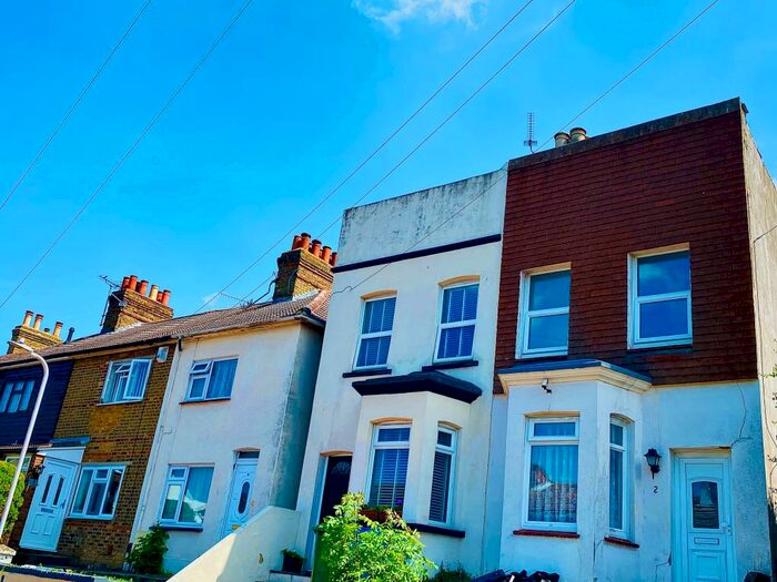 3 Bedroom House To Rent In Harold Road, Sittingbourne, ME10