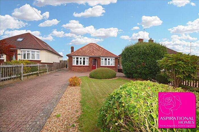 2 Bedroom Detached Bungalow For Sale In London Road, Raunds, Northamptonshire, NN9