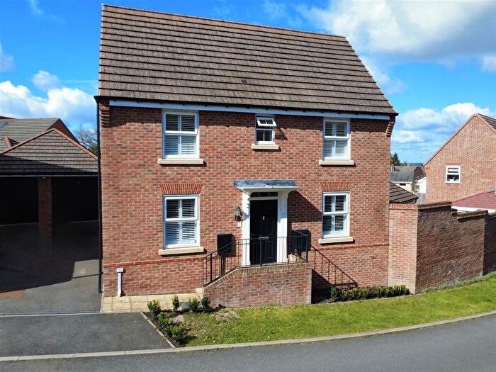3 Bedroom Detached House For Sale In Great Crescent, Newbury, RG14