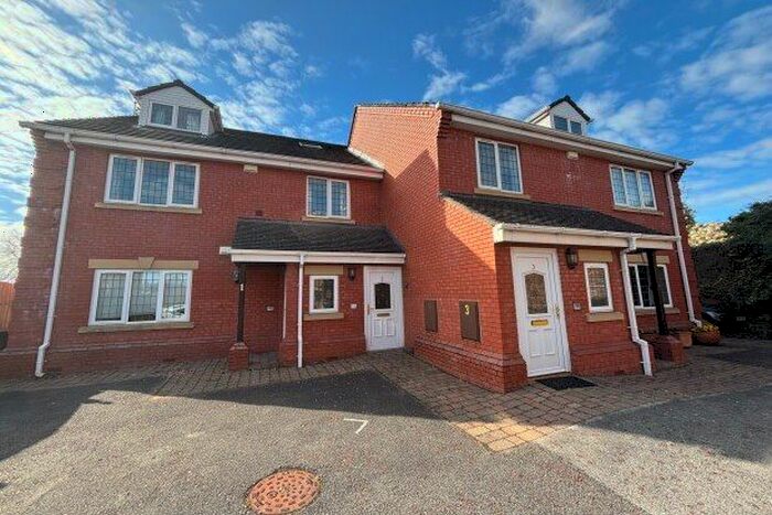 3 Bedroom Flat To Rent In Pensby Road, Wirral, CH60