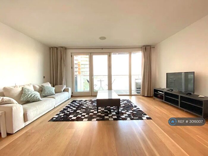 2 Bedroom Flat To Rent In New Providence Wharf, London, E14