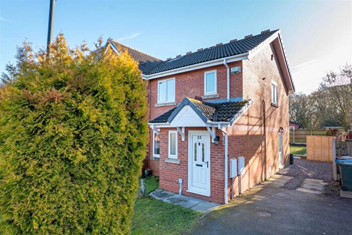 3 Bedroom Semi Detached House For Sale In Yew Tree Close, Chorley, PR7