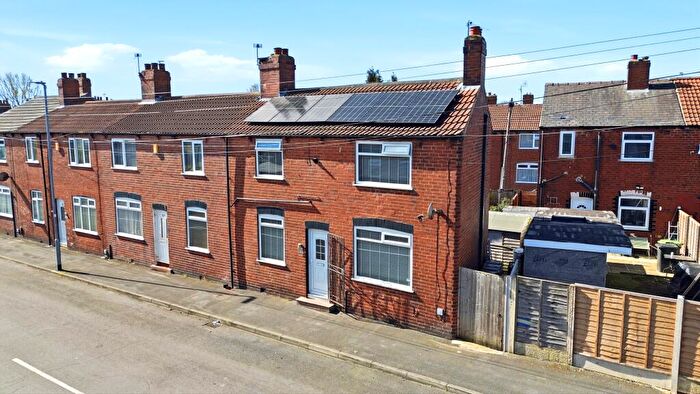 2 Bedroom End Of Terrace House For Sale In Dawlish Terrace, Leeds, LS9