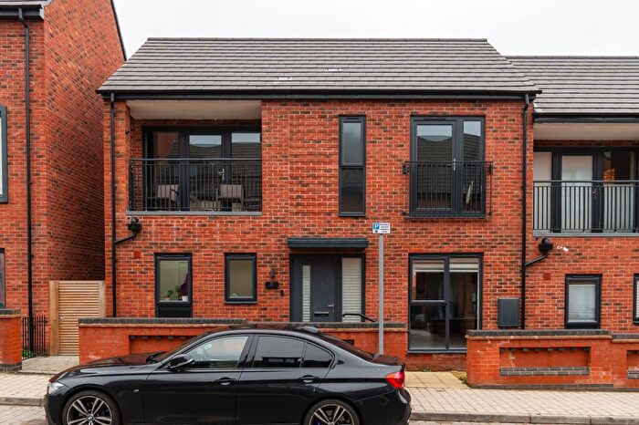 3 Bedroom End Of Terrace House For Sale In Soar Lane, Leicester, LE3