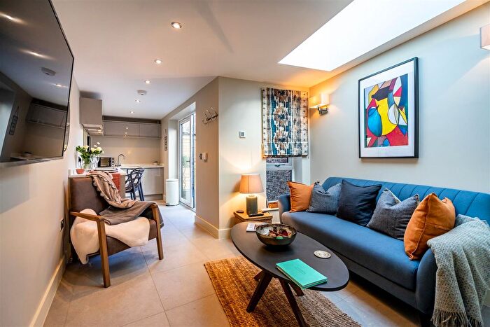 1 Bedroom Cottage To Rent In Bay Tree Cottage, Penleys Grove Street, York, YO31