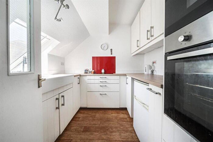 2 Bedroom Flat For Sale In Ferry Street, Bristol, BS1