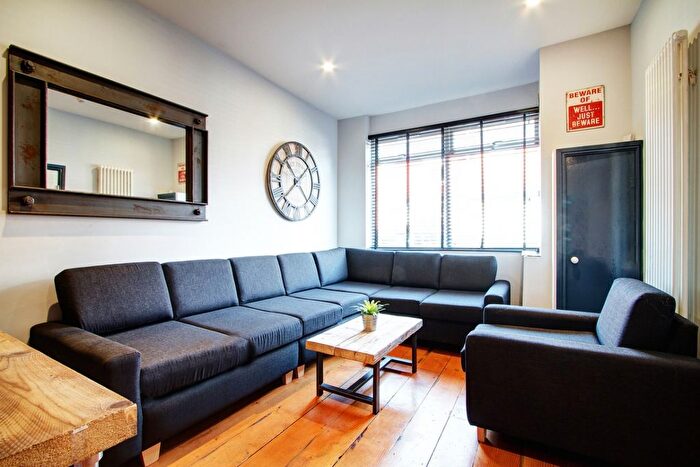 7 Bedroom Terraced House To Rent In Braemar Road, Manchester, M14