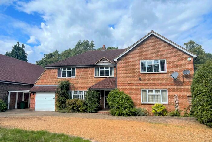 5 Bedroom Detached House To Rent In Pyrford, GU22