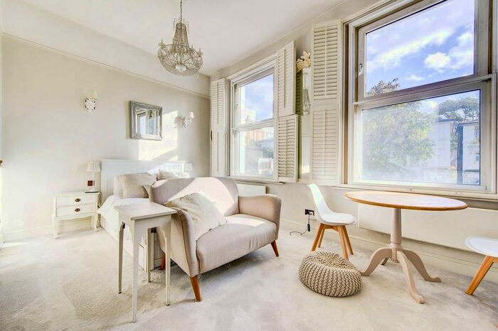Studio For Sale In Fulham Road, Chelsea, London, SW10