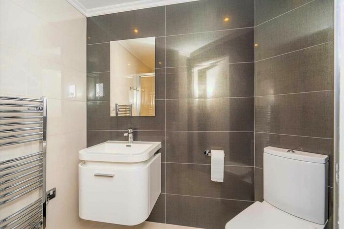 2 Bedroom Flat For Sale In Cow Wynd, Falkirk, FK1