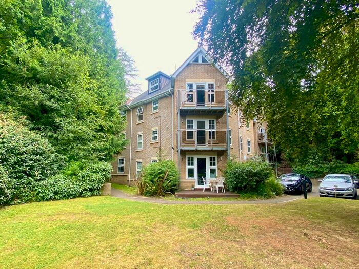 2 Bedroom Flat To Rent In North Road, Parkstone, Poole, BH14