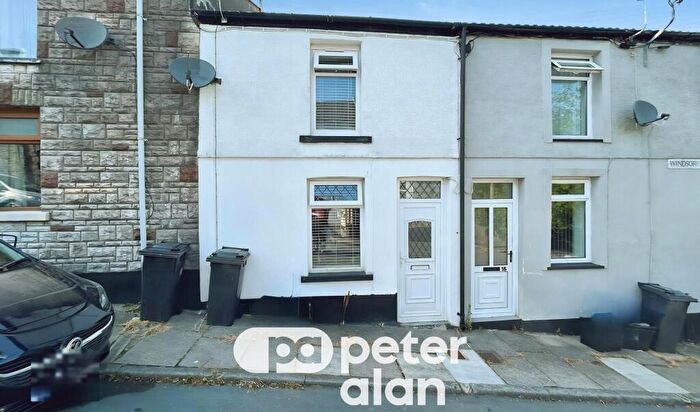 3 Bedroom Property To Rent In Windsor Street, Troedyrhiw, CF48