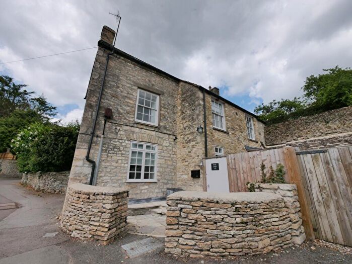 4 Bedroom Link Detached House To Rent In Cirencester Road, Tetbury, GL8