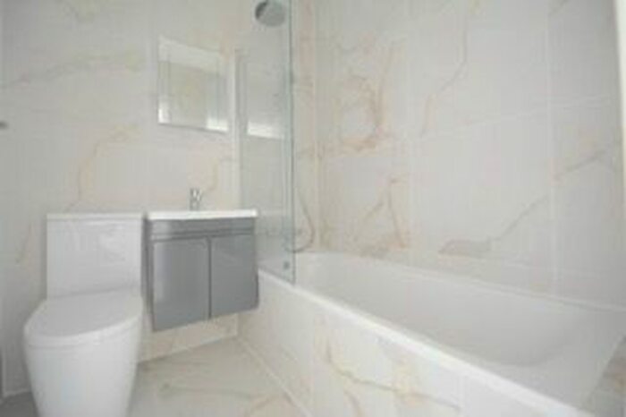 2 Bedroom Flat To Rent In Wigmore Road, Carshalton, SM5