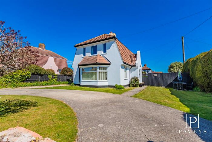 3 Bedroom Detached House For Sale In Old Hall Lane, Walton On The Naze, CO14