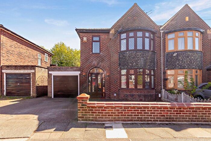 3 Bedroom Semi-Detached House For Sale In May Road, Swinton, Manchester, M27
