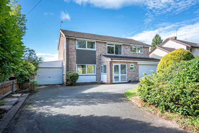 4 Bedroom Detached House To Rent In Stratford Road, Bromsgrove, Worcestershire, B60