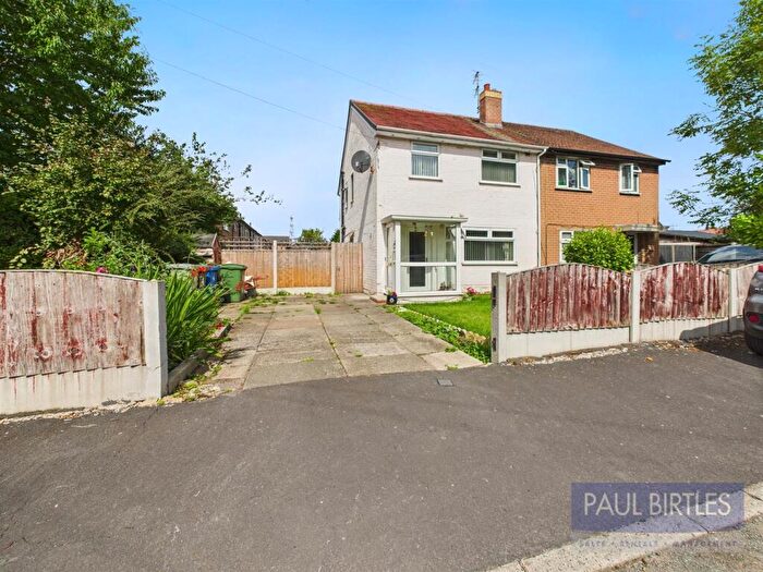 3 Bedroom Semi-Detached House For Sale In Lynton Avenue, Flixton, Trafford, M41
