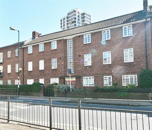 2 Bedroom Flat To Rent In Wyndham Road, Camberwell, SE5