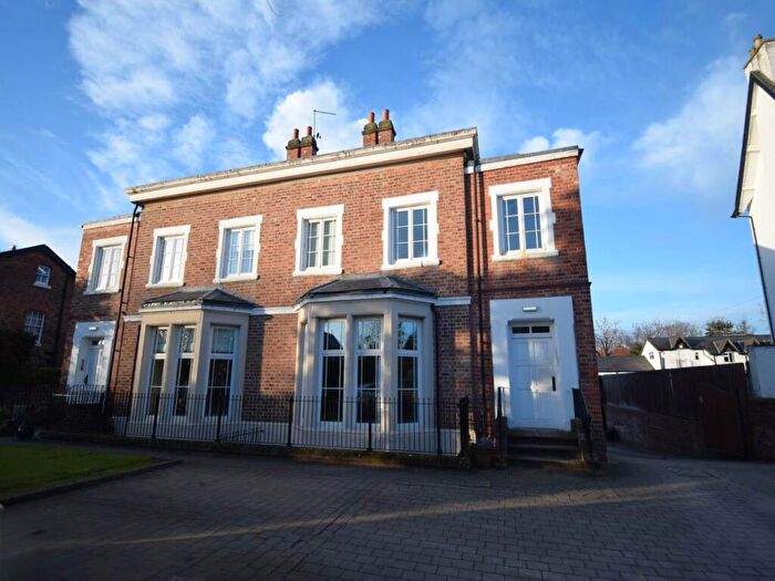 2 Bedroom Flat To Rent In Hough Green, Chester, Cheshire, CH4