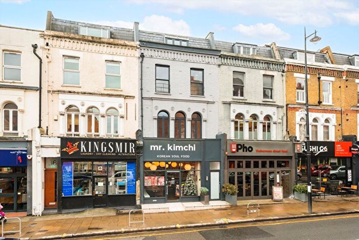 2 Bedroom Flat To Rent In Wimbledon Hill Road, London, SW19