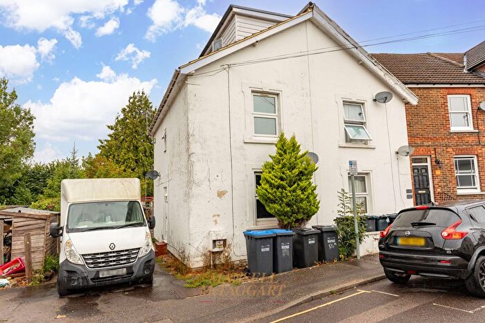 1 Bedroom Maisonette For Sale In Queens Road, East Grinstead, RH19