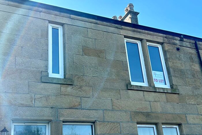 2 Bedroom Flat To Rent In Sandy Road, Carluke, ML8