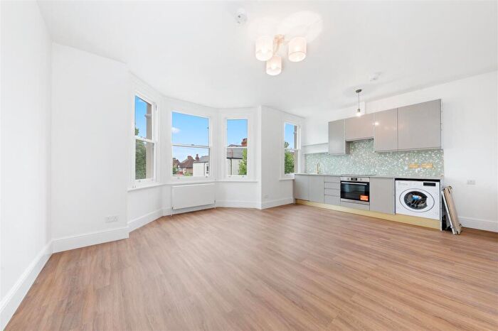 5 Bedroom Flat To Rent In Olive Road, London, NW2