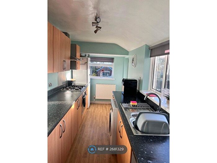 3 Bedroom End Of Terrace House To Rent In Oaklands Drive, Hessle, HU13