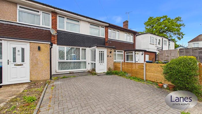 3 Bedroom Terraced House For Sale In Acorn Close, Enfield, EN2