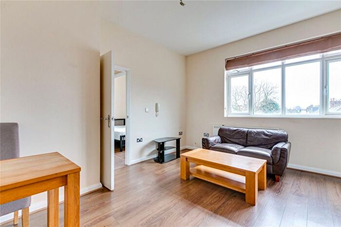1 Bedroom Flat To Rent In Upper Tooting Road, London, SW17