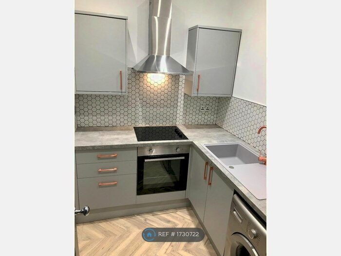 2 Bedroom Flat To Rent In Ebury Road, Nottingham, NG5